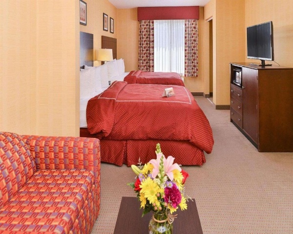 Quality Suites Stratford image 19